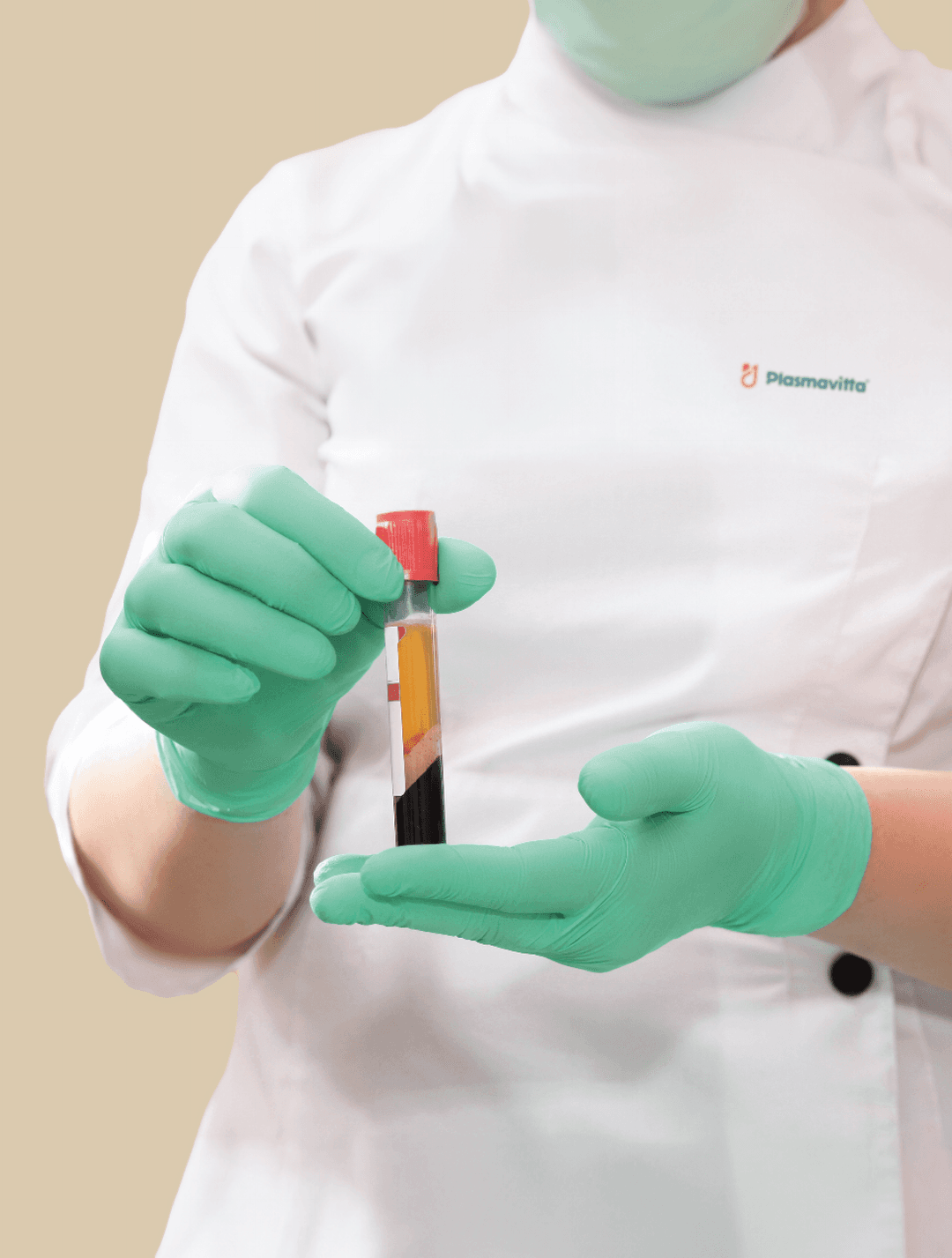 Pessoa segurando um frasco